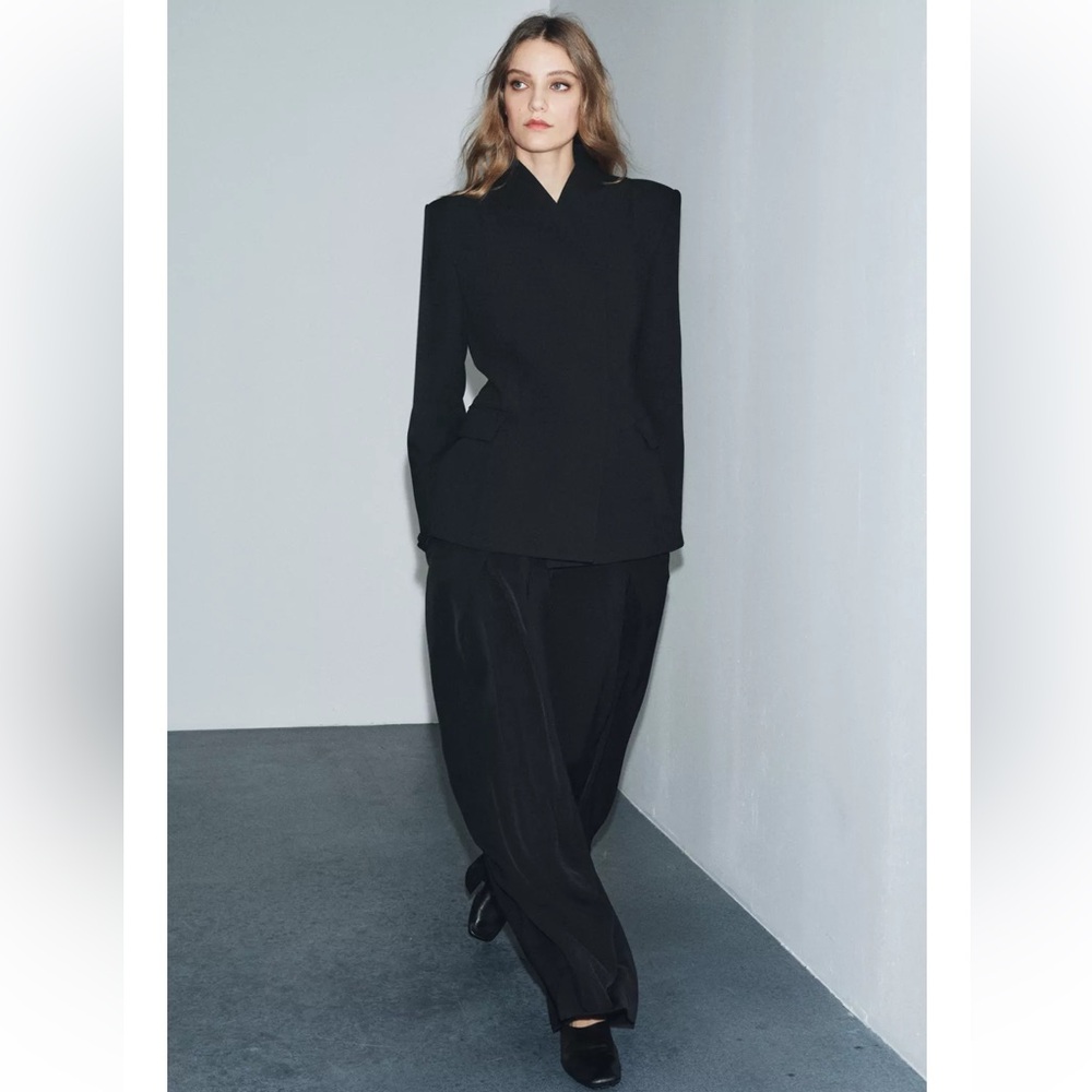 ZARA VIRAL FITTED BLAZER ZW COLLECTION